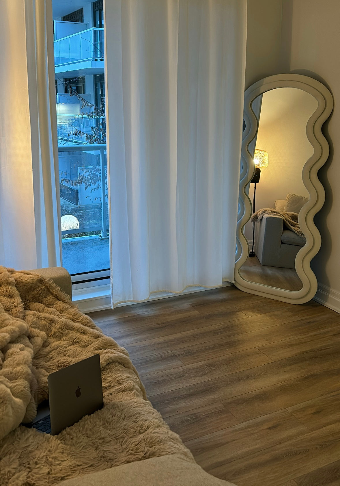 Fancy waved mirror
